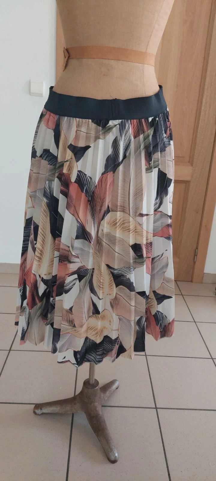 Jupe plissée midi à motif tropical Lc Waikiki - Taille 40 (L) – photo 3
